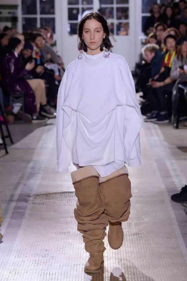 雪地靴有救了怎么穿才会好看,穿什么类型的雪地靴