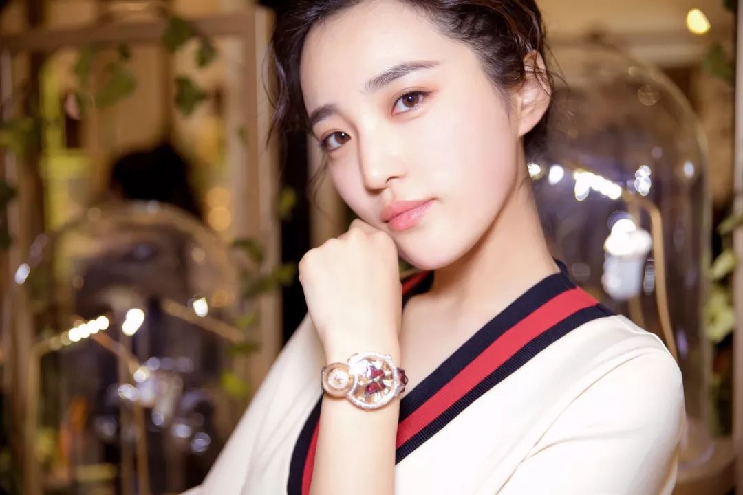 手表该怎么搭配金属表带好看 (手表要这样戴才够潮)