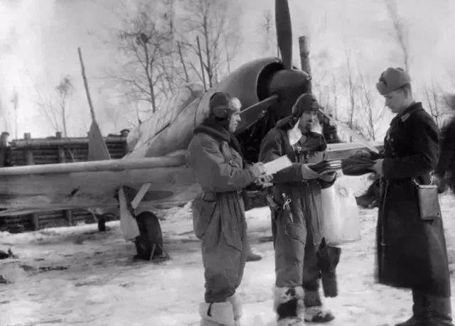 雪地靴有救了怎么穿才会好看,穿什么类型的雪地靴