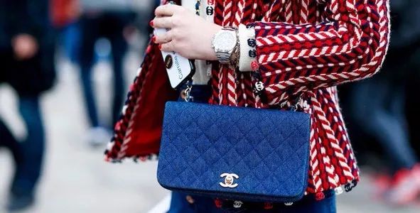 手表该怎么搭配金属表带好看 (手表要这样戴才够潮)