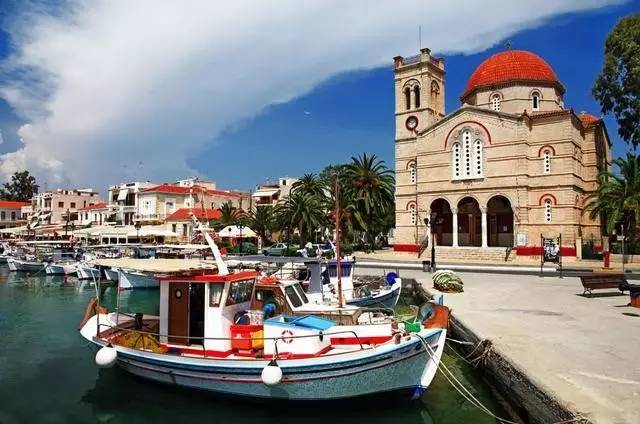 警惕：特色小镇建设应因地制宜量力而行，避免一哄而上造成烂尾工程