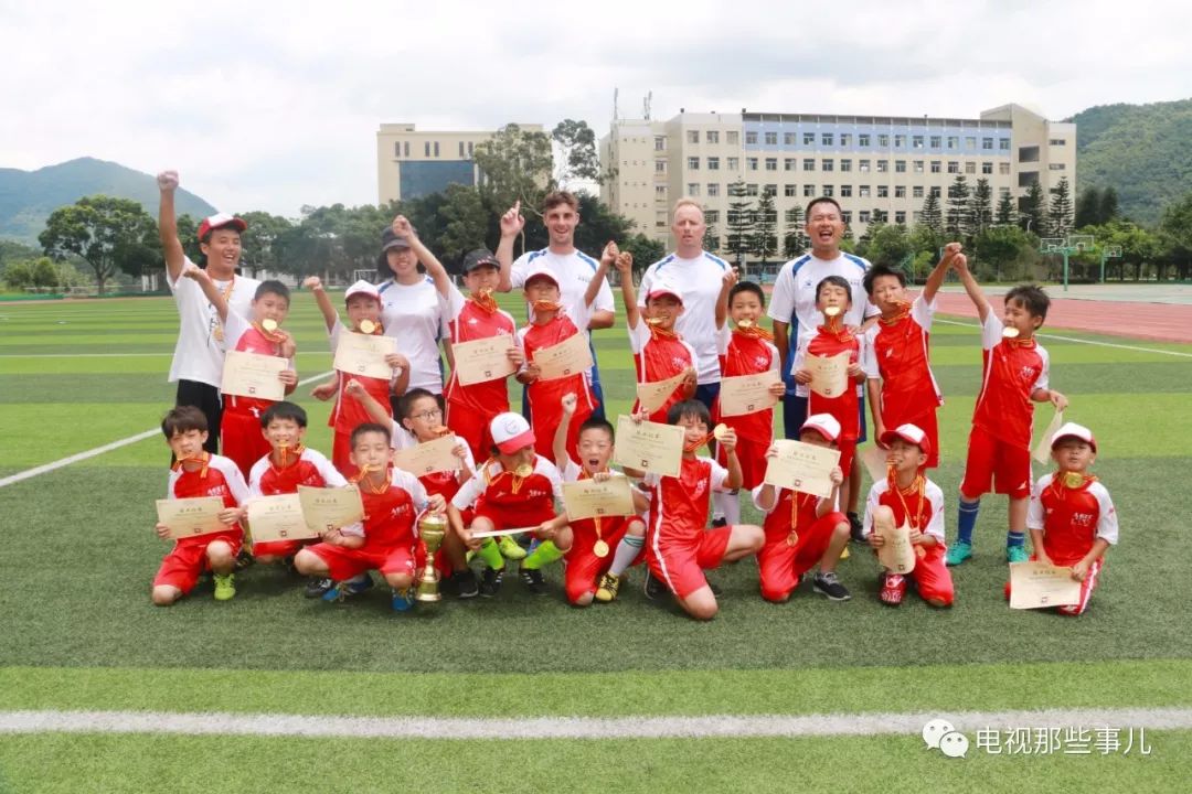 无足球不精彩,无球赛不青春