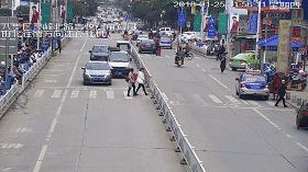 「曝光台」桂JGP212、桂JP6168、桂JC1383请注意！你们车前有行人！