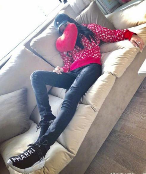 盘点女明星丧心病狂的P图事故，要笑死谁呀？