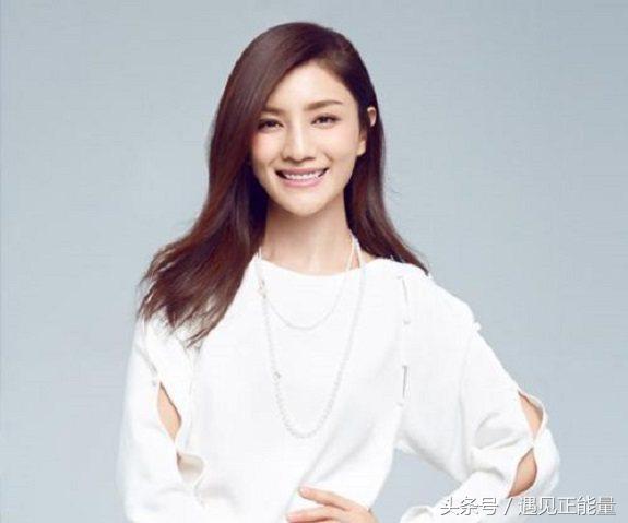 胡可探班安吉吃芒果互动,胡可安吉吃饭