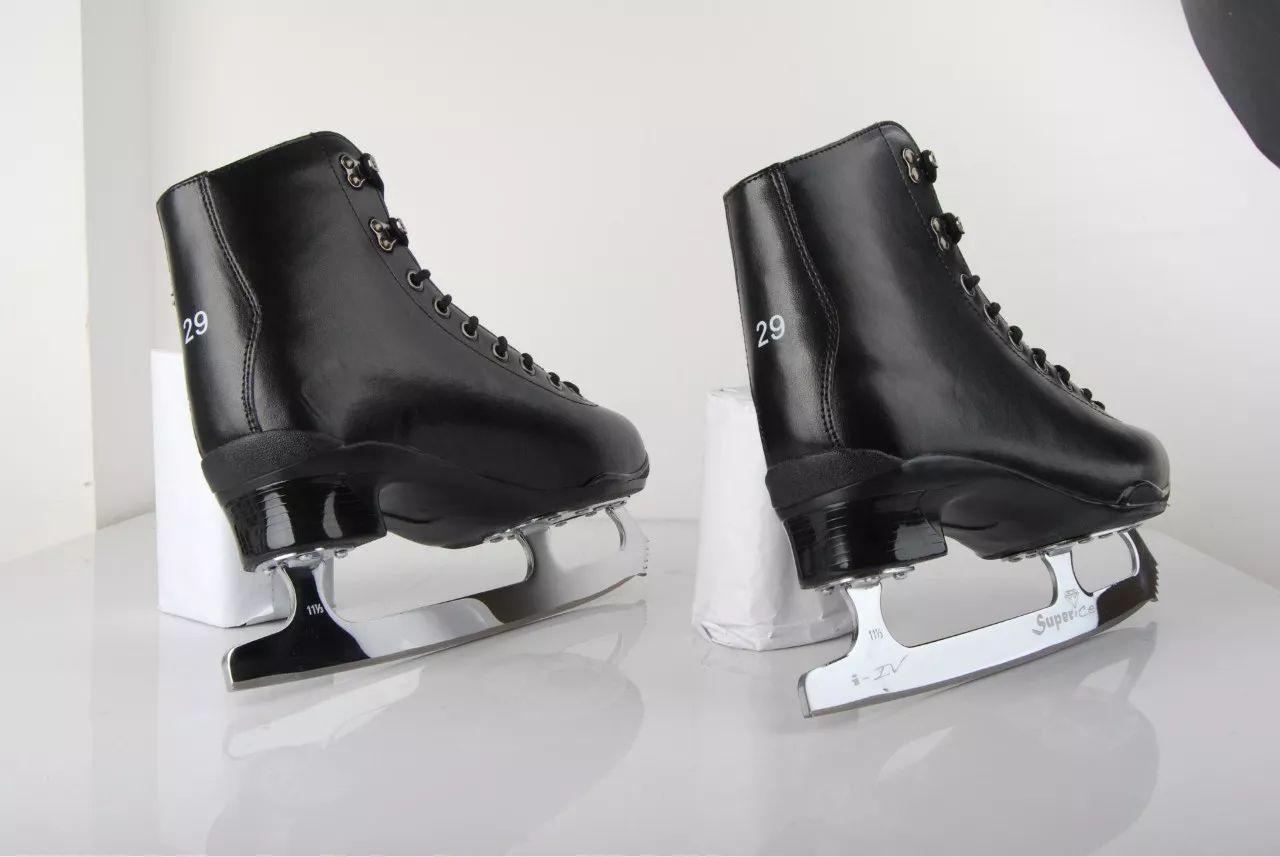 初学滑冰怎么选冰鞋,滑冰冰刀鞋