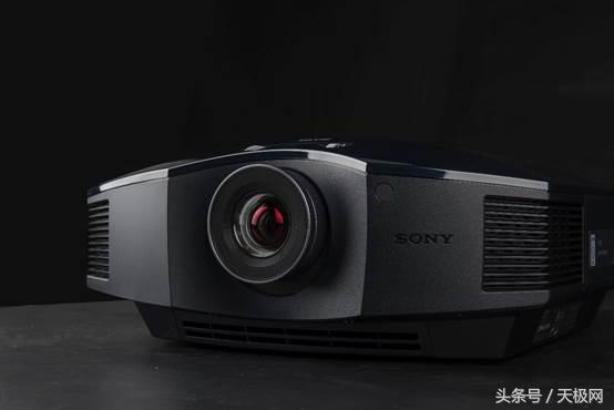 全高清神作索尼VPL-HW48家用投影机上手体验