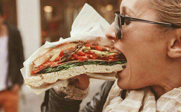 暴食症很普遍，而这篇文章很简单，讲对抗暴食症与减肥