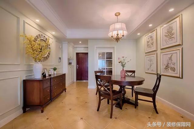 走道面积很浪费，我突发奇想把衣帽间打在走廊上，邻居都赞不绝口