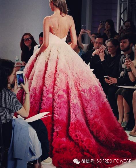 现在结婚流行穿什么的婚纱,2020最流行的婚礼婚纱款式
