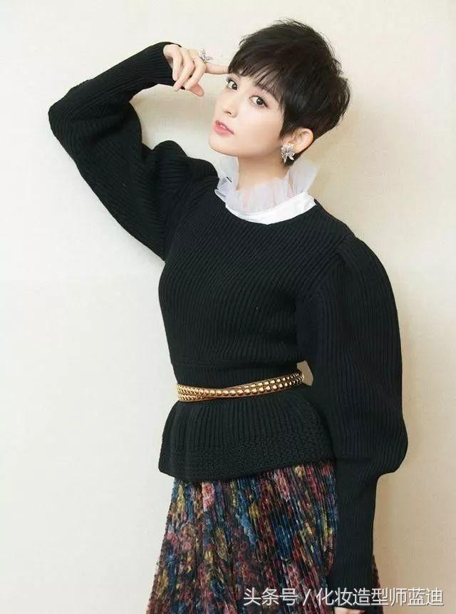 男士圆领毛衣衬衫正确穿法,毛衣衬衫叠穿搭配什么裤子