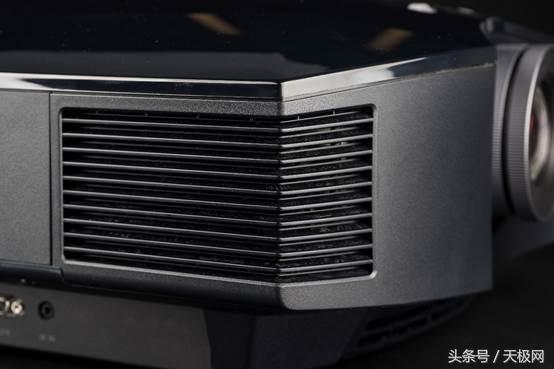 全高清神作索尼VPL-HW48家用投影机上手体验