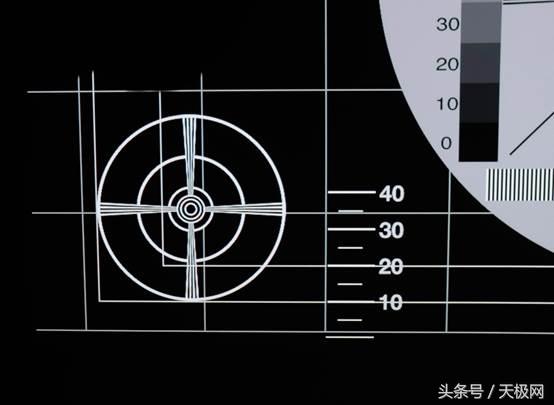 全高清神作索尼VPL-HW48家用投影机上手体验