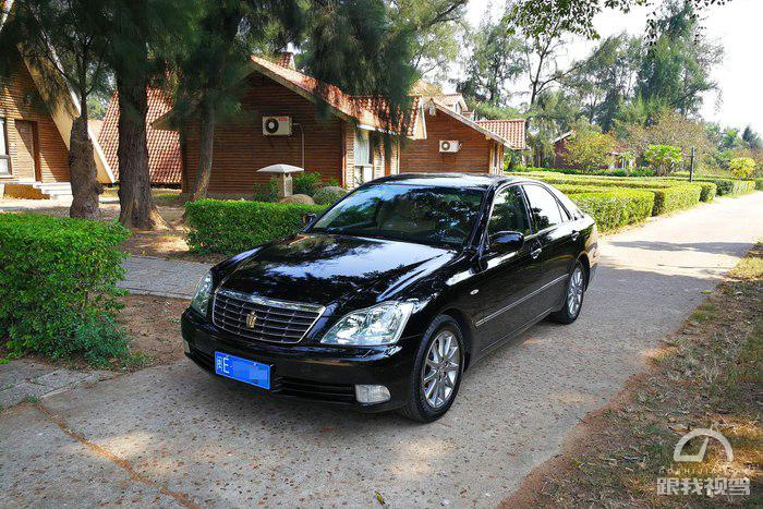 情怀老车港风丰田皇冠,情怀丰田皇冠