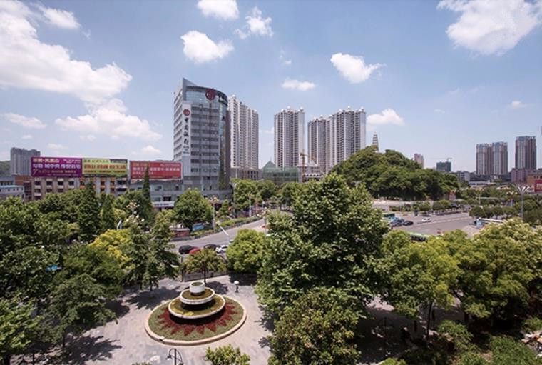 贵州gdp超过广西吗,贵州各地级市GDP排名