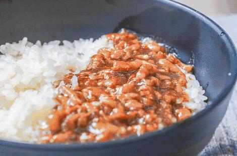 2年，1500万！她为*月天五**开了50家餐厅，卖阿信最爱的鲁肉饭！