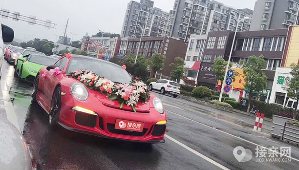 保时捷911婚车队,保时捷911和911敞篷哪个好看