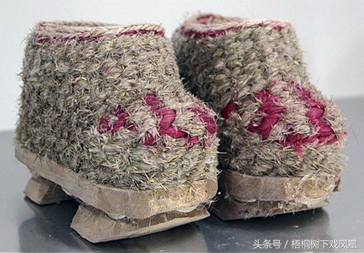 过去农村的孩子冬天穿什么,小时候农村冬天穿的鞋