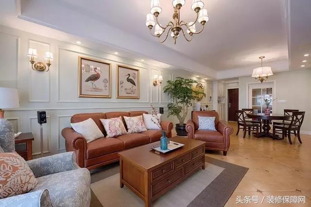 走道面积很浪费，我突发奇想把衣帽间打在走廊上，邻居都赞不绝口