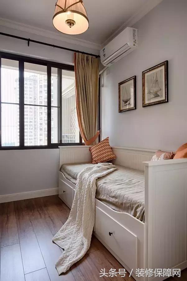 走道面积很浪费，我突发奇想把衣帽间打在走廊上，邻居都赞不绝口