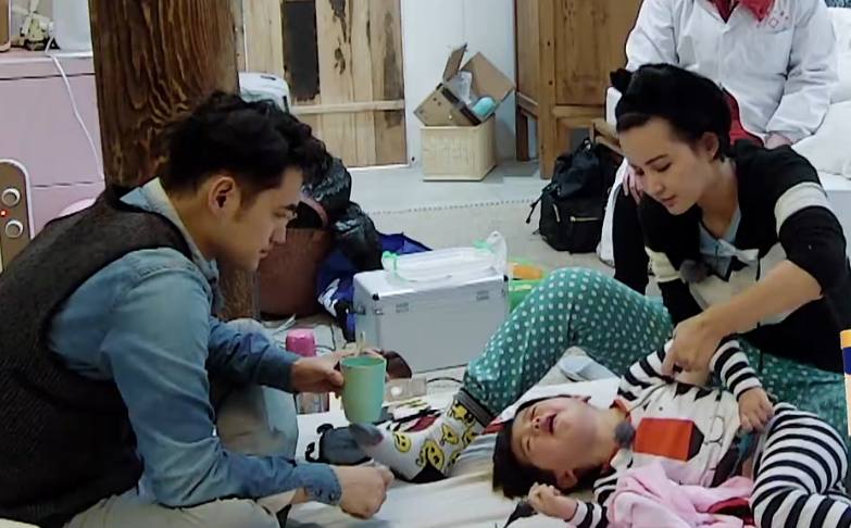 萌宝宝洗澡,萌宝宝自己洗澡