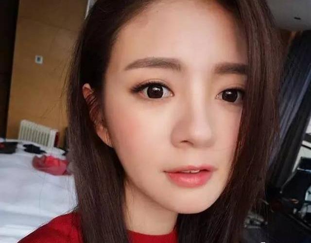 盘点女明星丧心病狂的P图事故，要笑死谁呀？