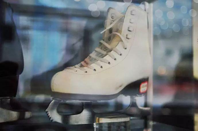 初学滑冰怎么选冰鞋,滑冰冰刀鞋