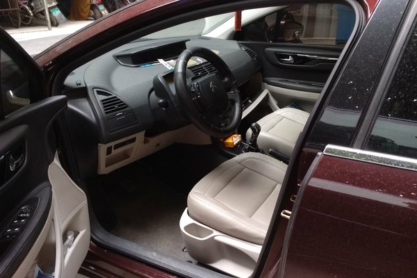 雪铁龙世嘉颜色有几款,雪铁龙世嘉银色好看