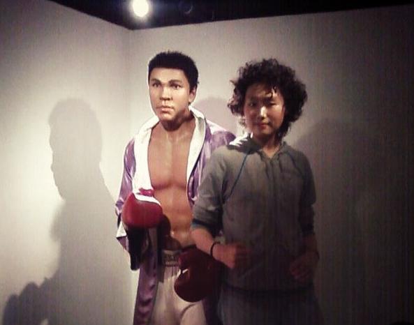 自然卷头发怎样变直,自然卷的头发适合烫什么直的发型