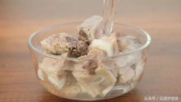 海带龙骨汤可以隔水炖吗,猪脚黄豆海带隔水炖