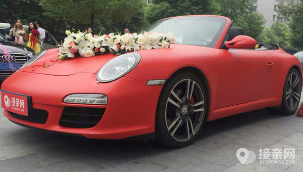 保时捷911婚车队,保时捷911和911敞篷哪个好看