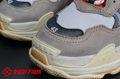 很火的巴黎世家球鞋 (新款巴黎世家球鞋)