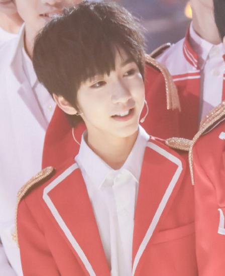 tf家族贺峻霖和小朋友们,tf家族贺峻霖成员