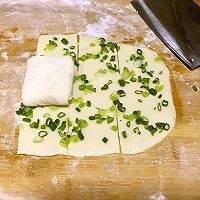 自己在家做葱油千层饼,南瓜葱油千层饼的做法