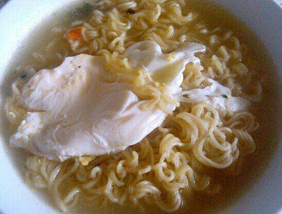 天天吃方便面健康吗,天天吃方便面会怎样