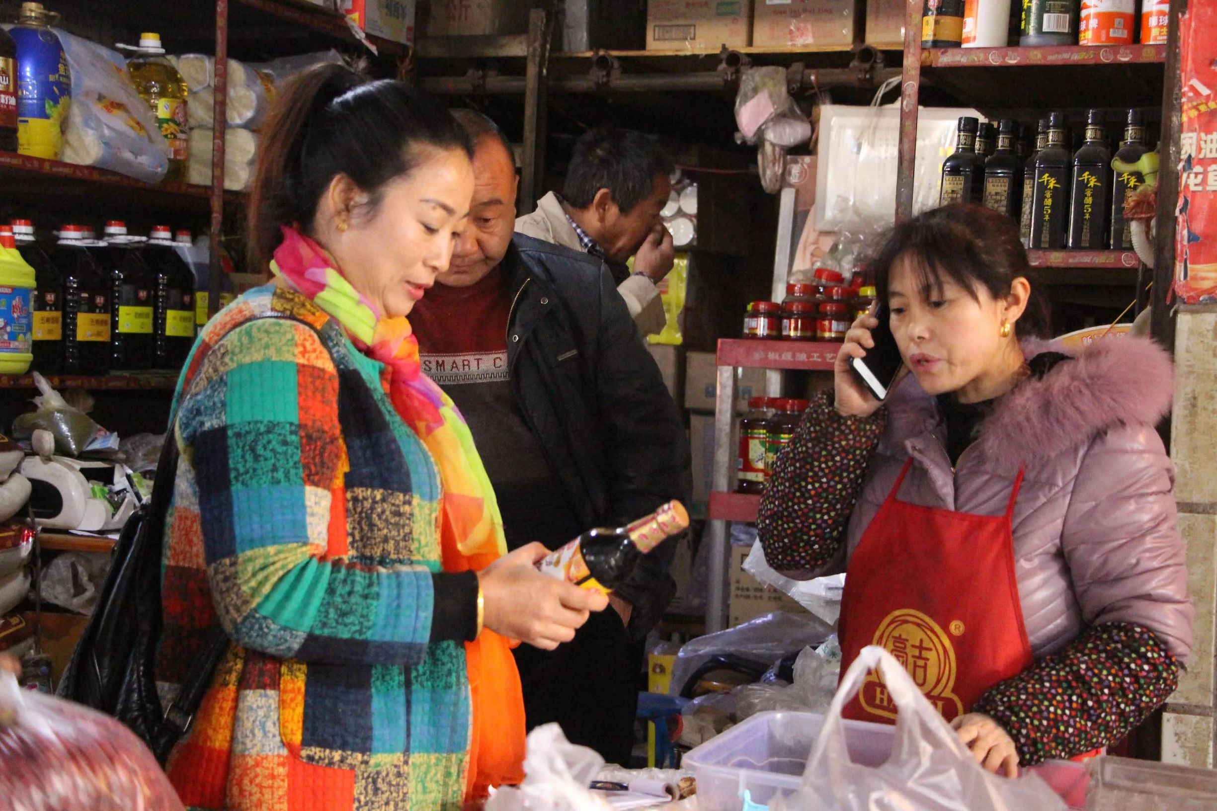 罗姐从事家具行业30年,罗姐一年收入多少钱