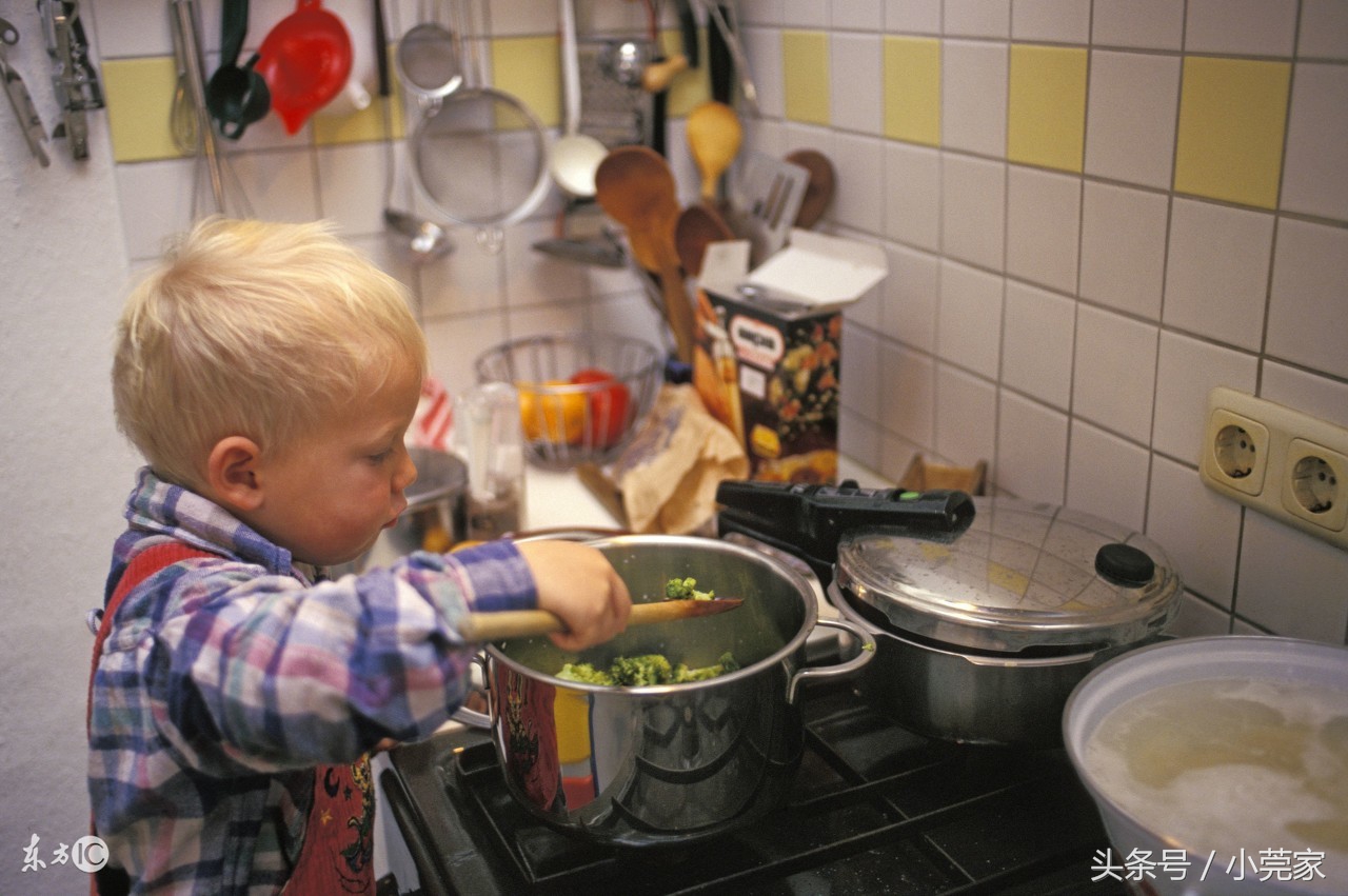 怎样清洗铁锅上的锈,怎样清洗平底锅上的污垢