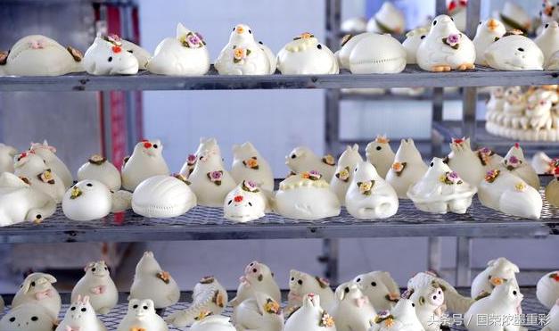 50岁大妈围着馒头大作“文章”，年销售额超1000万元