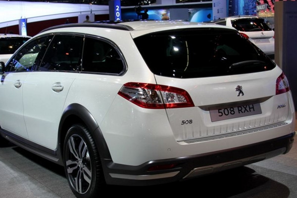 东风标致508配置静态解析搭载1.6T/1.8T汽油发动机