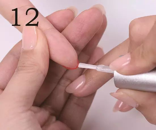 美甲教程步骤甲油胶涂法,如何自己用甲油胶做美甲