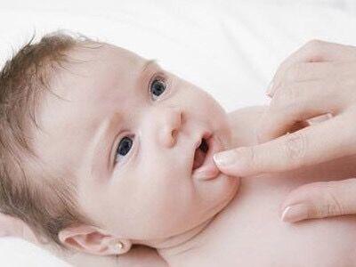 新生儿的8个特殊表现,新生儿哪几种表现说明宝宝正常
