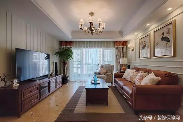 走道面积很浪费，我突发奇想把衣帽间打在走廊上，邻居都赞不绝口