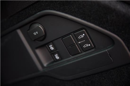 无惧风刀雪箭穿越林海雪原带你见证途锐踏雪牡丹江的十八般武艺