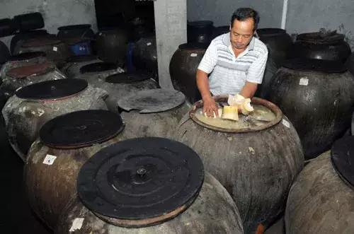 人情味浓厚的中国人,一个臭味相投的人