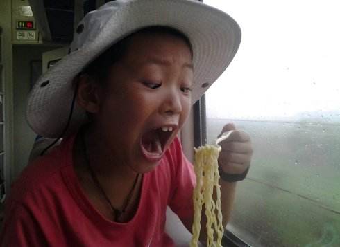 天天吃方便面健康吗,天天吃方便面会怎样