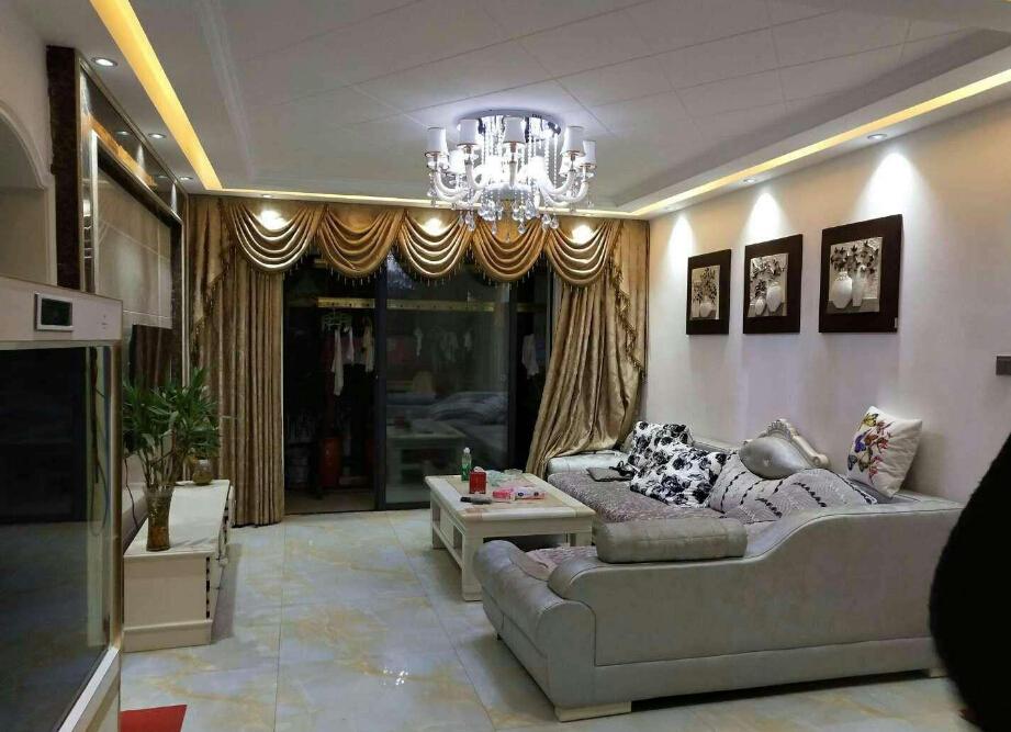 去广州游玩，顺便到舅舅家拜访一下，房子好大装修好漂亮