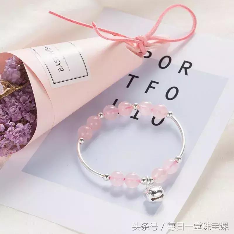 有些人戴玉珠手串真的看起来很土,一条漂亮的手串少不了好看的配饰