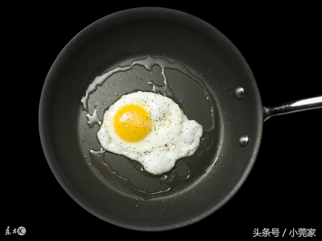 怎样清洗铁锅上的锈,怎样清洗平底锅上的污垢