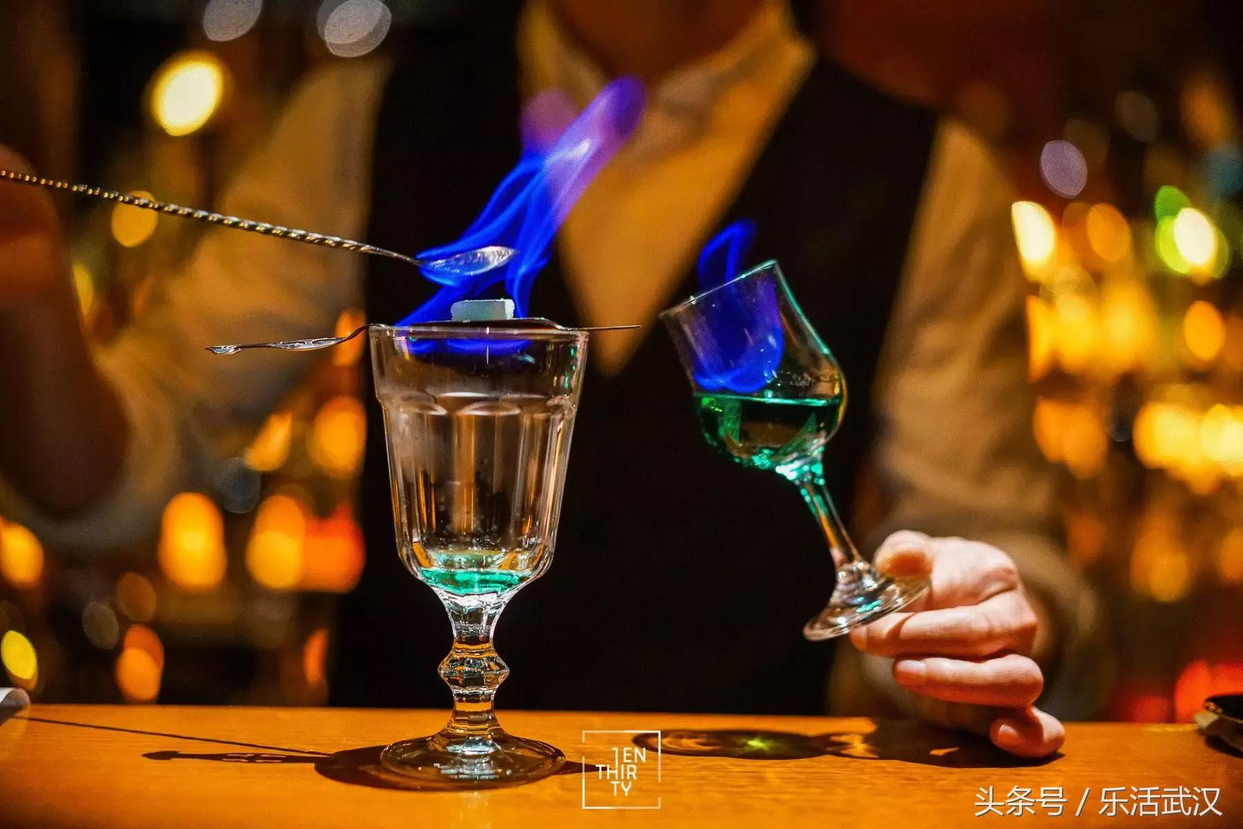 去酒吧点鸡尾酒推荐,去酒吧什么鸡尾酒好喝