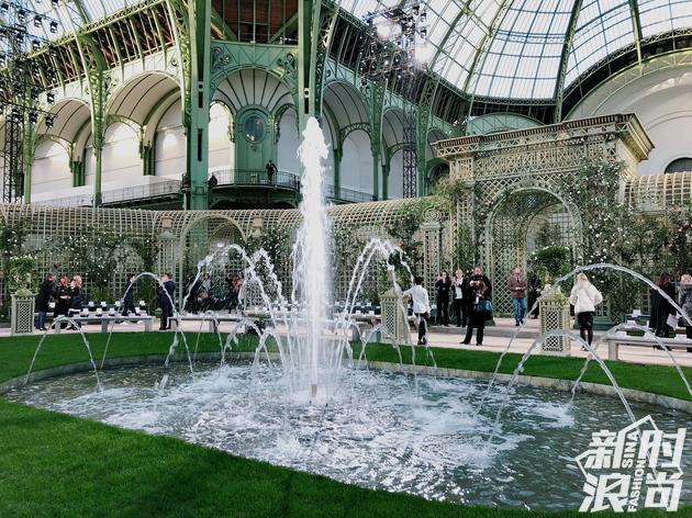 如何受邀参加香奈儿时装秀,怎么参加香奈儿的活动